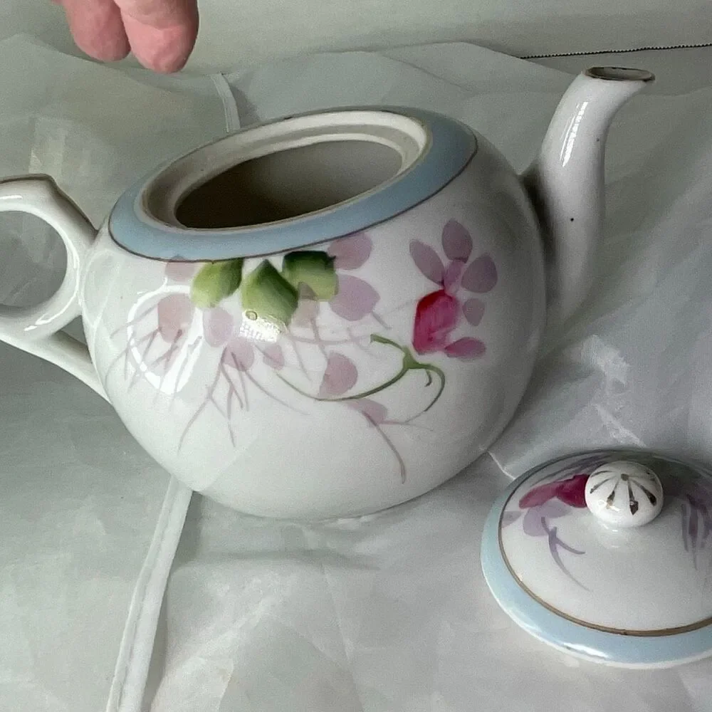 1920’s/30’s Takito hand painted teapot roses & vines
